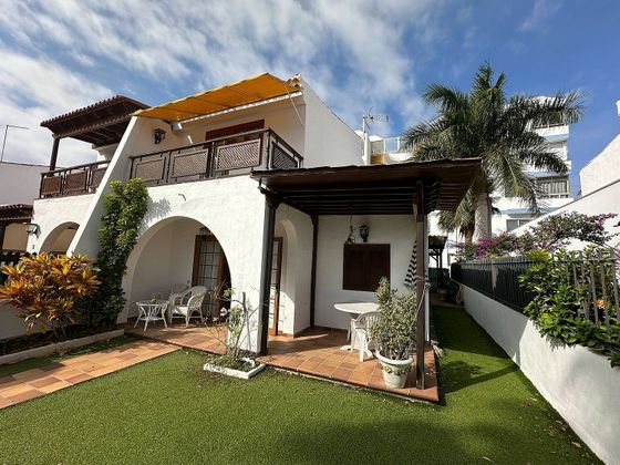 Foto 1 de Casa en alquiler en Playa del Inglés de 3 habitaciones con terraza y piscina
