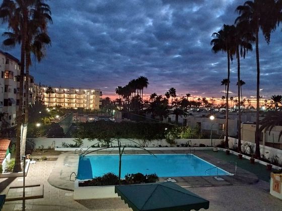 Foto 1 de Piso en venta en Playa del Inglés de 3 habitaciones con terraza y piscina