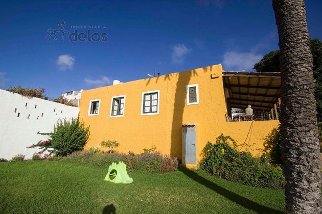 Foto 2 de Casa rural en venta en Santa María de Guía de 3 habitaciones con terraza y jardín
