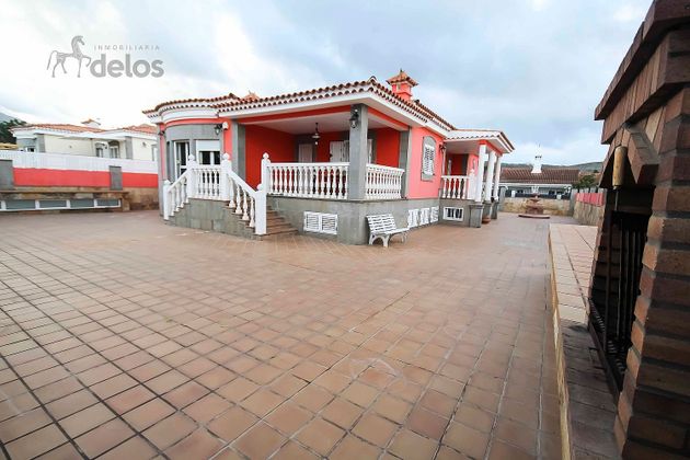 Foto 2 de Venta de chalet en Valsequillo de 9 habitaciones con terraza y piscina