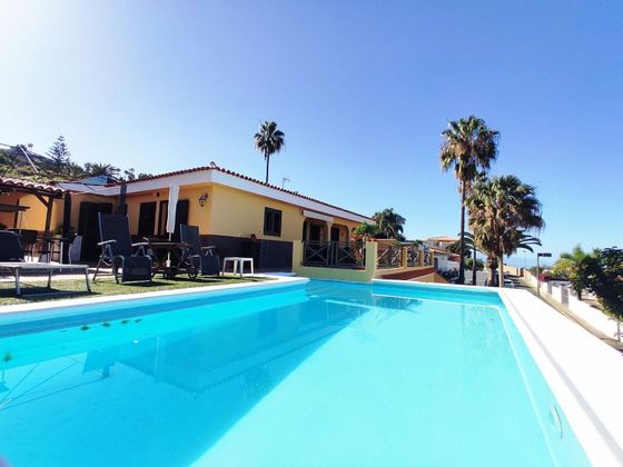 Foto 1 de Chalet en venta en Sauzal (El) de 3 habitaciones con terraza y piscina