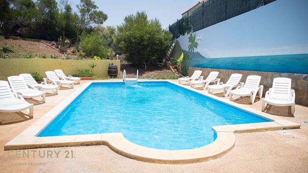 Foto 1 de Xalet en venda a calle Virgen del Coromoto de 5 habitacions amb terrassa i piscina