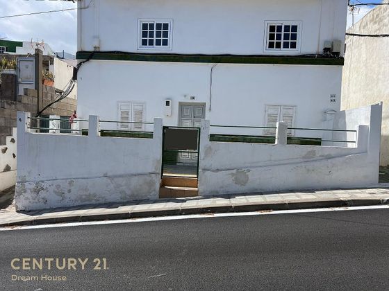 Foto 1 de Venta de piso en calle Honduras de 3 habitaciones con terraza y jardín