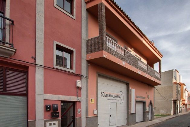 Foto 1 de Casa rural en venda a Vecindario-Paredilla-Sardina de 5 habitacions amb terrassa i garatge