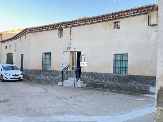 Foto 1 de Casa en venda a Fuentelapeña de 3 habitacions amb calefacció
