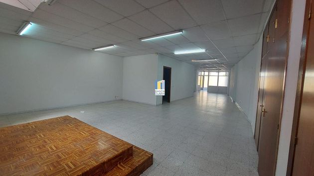 Foto 1 de Local en alquiler en Centro - Casco Antiguo de 131 m²