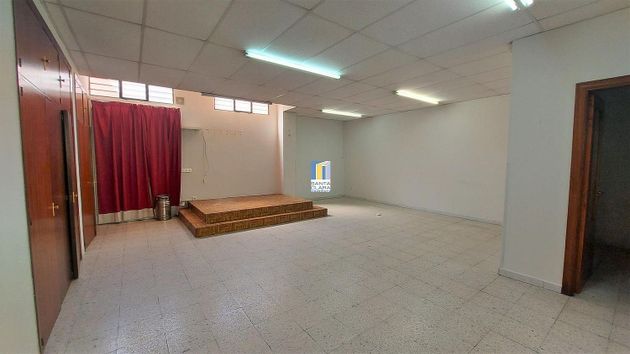Foto 2 de Local en alquiler en Centro - Casco Antiguo de 131 m²