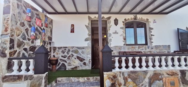 Foto 2 de Xalet en venda a Tinajo de 5 habitacions amb terrassa i jardí