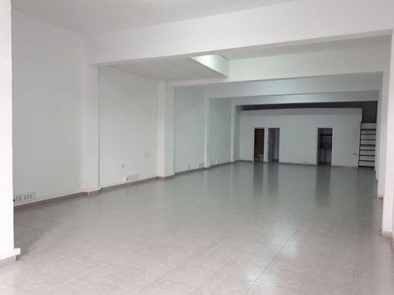 Foto 1 de Local en alquiler en Centro - La Vega Alta de 165 m²