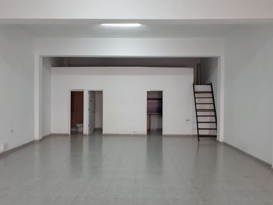 Foto 2 de Local en alquiler en Centro - La Vega Alta de 165 m²