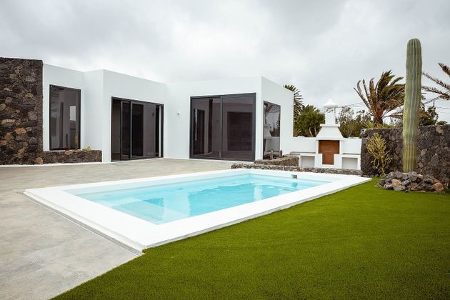 Foto 2 de Xalet en venda a El Islote de 3 habitacions amb piscina