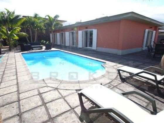 Foto 2 de Xalet en venda a Zona Botánico de 4 habitacions amb terrassa i piscina