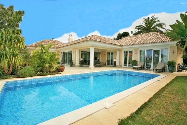Foto 1 de Chalet en venta en Santa Úrsula de 3 habitaciones con terraza y piscina