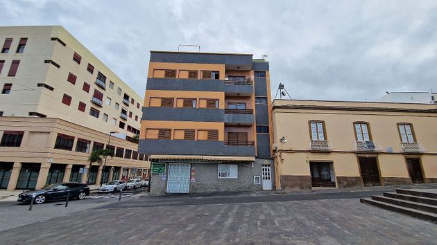 Foto 1 de Pis en venda a plaza San Pedro de 3 habitacions amb terrassa i balcó