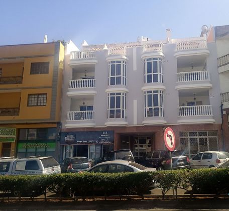 Foto 1 de Piso en venta en calle Carreta Provincial Tf de 4 habitaciones con terraza y balcón