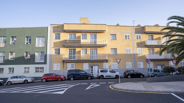 Foto 1 de Piso en venta en calle Ramón y Cajal de 3 habitaciones con terraza y garaje