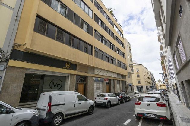 Foto 1 de Pis en venda a calle Doctor Guigou de 5 habitacions amb terrassa i garatge