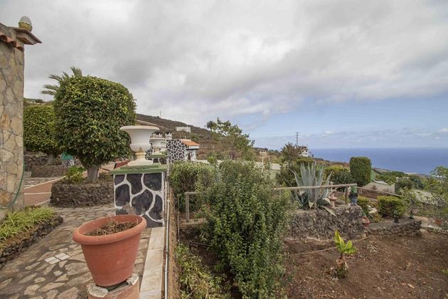 Foto 2 de Casa rural en venda a calle La Conda de 2 habitacions amb terrassa i jardí