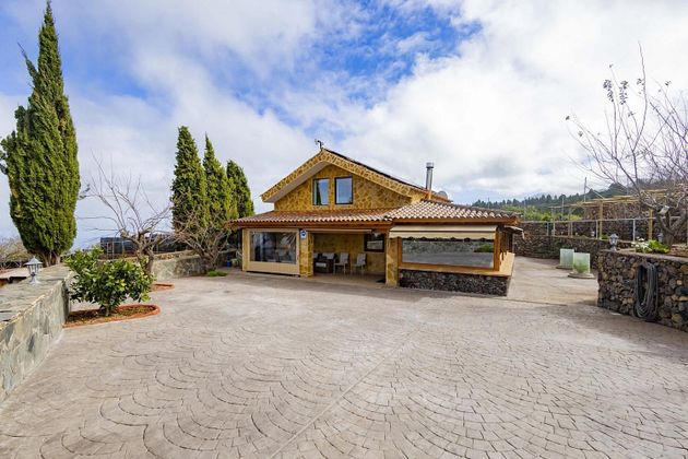 Foto 1 de Casa rural en venda a avenida Príncipes de España de 5 habitacions amb terrassa i jardí