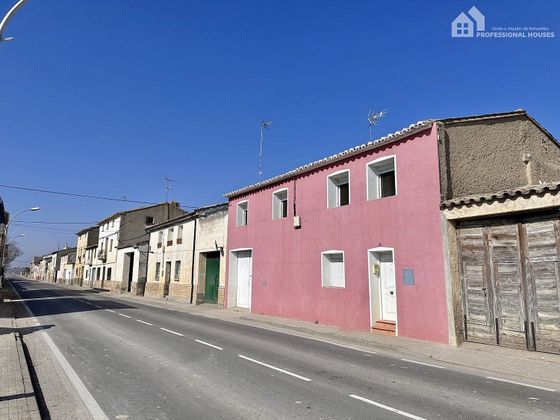 Foto 2 de Casa en venda a avenida De Huesca de 3 habitacions amb terrassa i garatge