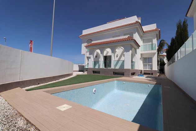Foto 1 de Xalet en venda a Ciudad Quesada de 5 habitacions amb terrassa i piscina