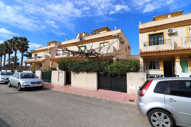 Foto 1 de Casa en venda a Daya Nueva de 3 habitacions amb terrassa i garatge