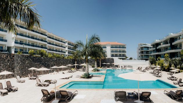 Foto 1 de Alquiler de piso en Palm - Mar de 2 habitaciones con terraza y piscina
