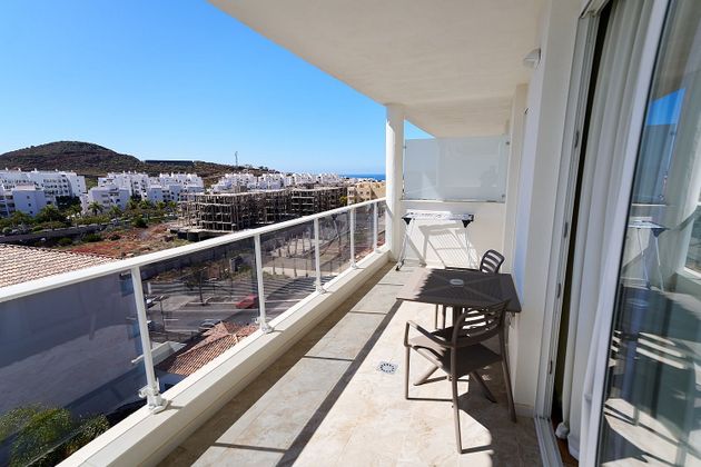 Foto 2 de Alquiler de piso en Palm - Mar de 2 habitaciones con terraza y piscina