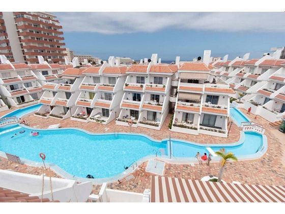 Foto 2 de Alquiler de piso en Los Cristianos - Playa de las Américas de 1 habitación con terraza y piscina