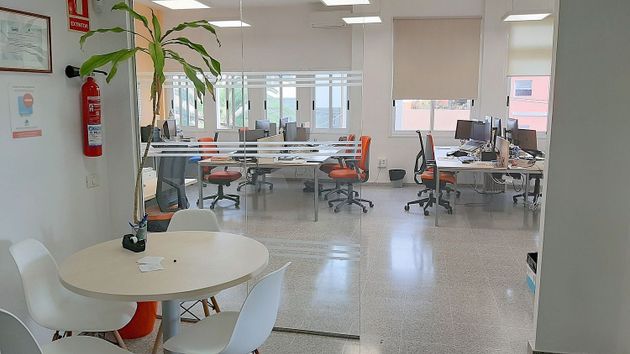 Foto 2 de Alquiler de oficina en La Cuesta - Gracia - Finca España de 183 m²