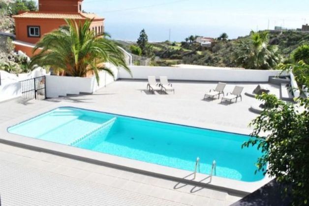 Foto 1 de Xalet en venda a Los Blanquitos de 8 habitacions amb terrassa i piscina