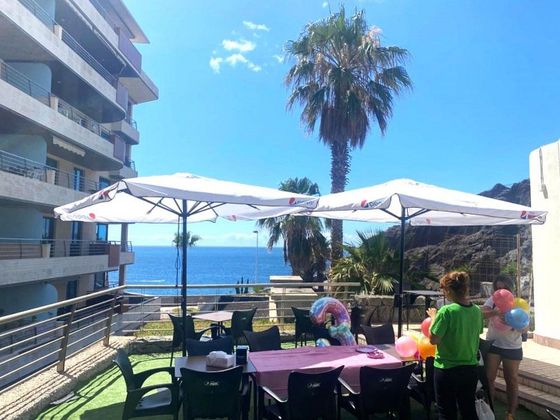 Foto 1 de Local en alquiler en Puerto de Santiago con terraza