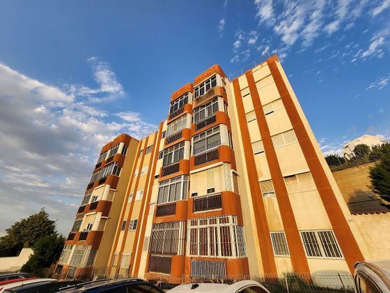 Foto 1 de Pis en venda a calle Nicolás Mönche Lopez de 3 habitacions amb balcó