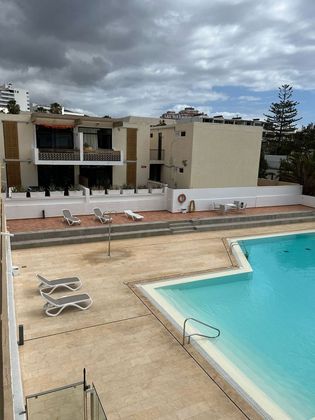Foto 1 de Alquiler de piso en Los Cristianos - Playa de las Américas de 1 habitación con terraza y piscina