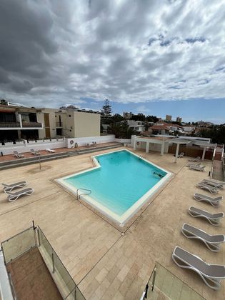 Foto 2 de Alquiler de piso en Los Cristianos - Playa de las Américas de 1 habitación con terraza y piscina