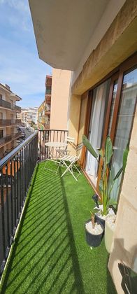 Foto 1 de Pis en lloguer a calle Andrés Lambert de 3 habitacions amb mobles i balcó