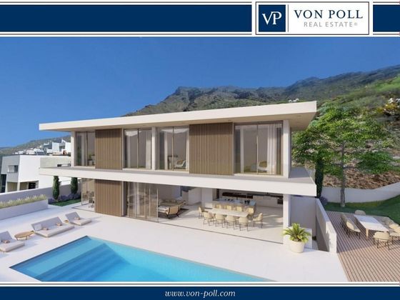 Foto 1 de Casa adossada en venda a Costa Adeje de 5 habitacions amb terrassa i piscina