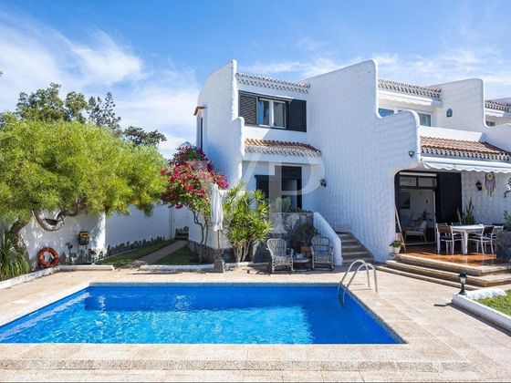 Foto 2 de Venta de casa en Costa Adeje de 6 habitaciones con terraza y piscina