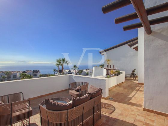 Foto 2 de Ático en venta en Playa de San Juan de 3 habitaciones con terraza y piscina