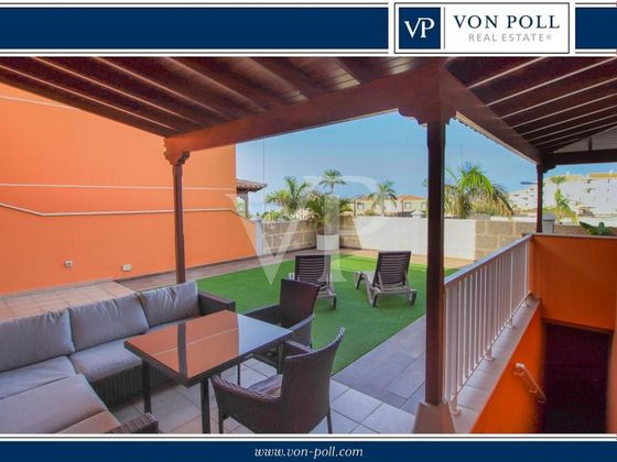 Foto 1 de Venta de casa en Los Cristianos - Playa de las Américas de 4 habitaciones con terraza y jardín