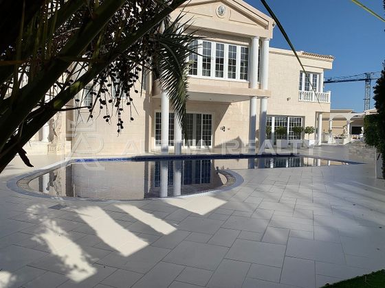 Foto 1 de Chalet en venta en calle Alcojora de 6 habitaciones con terraza y piscina
