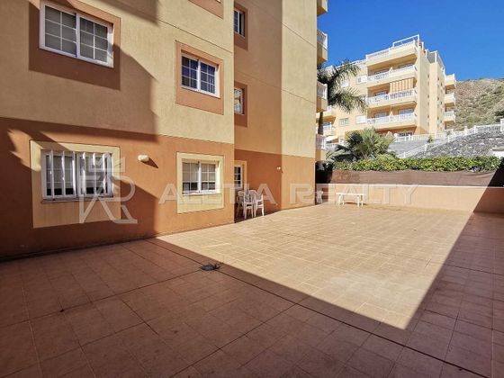 Foto 2 de Venta de piso en calle Quezal de 2 habitaciones con terraza y piscina