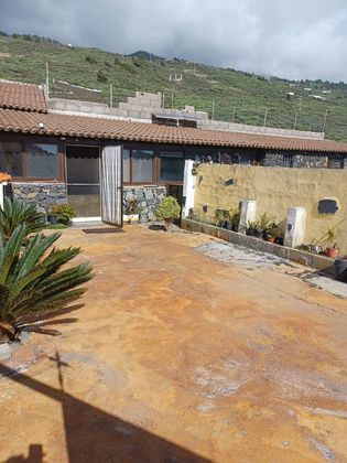 Foto 1 de Casa rural en venda a calle Las Caletas de 3 habitacions amb terrassa i jardí