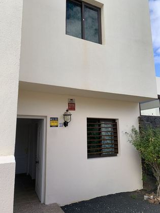 Foto 2 de Casa adossada en venda a Costa Teguise de 6 habitacions amb terrassa i piscina
