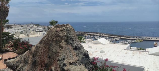 Foto 1 de Local en alquiler en Puerto del Carmen con terraza