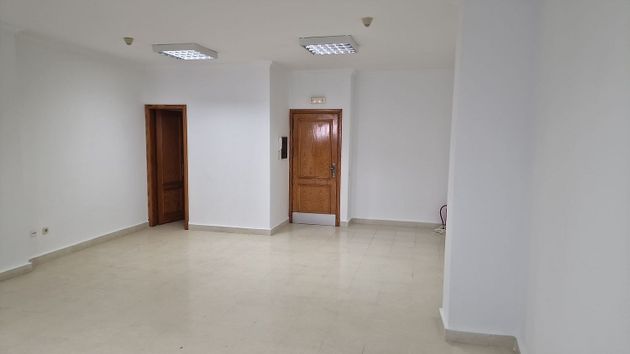 Foto 2 de Alquiler de oficina en Vegueta con ascensor