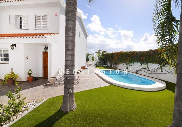 Foto 1 de Casa adossada en venda a Radazul de 3 habitacions amb terrassa i piscina