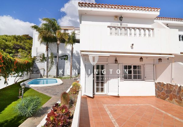 Foto 2 de Casa adossada en venda a Radazul de 3 habitacions amb terrassa i piscina