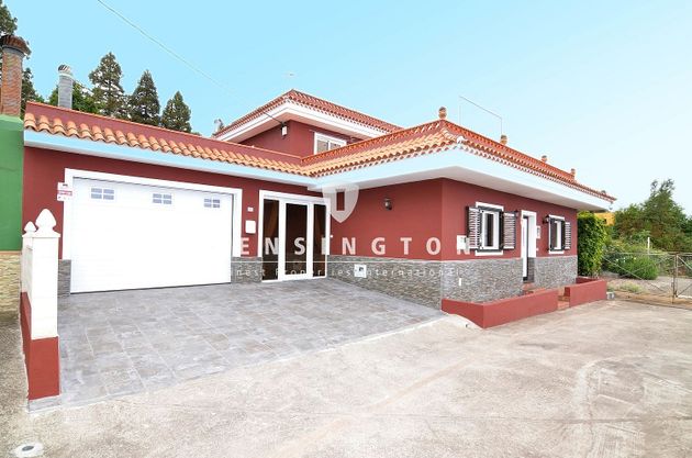 Foto 1 de Chalet en venta en Orotava (La) de 4 habitaciones con terraza y garaje