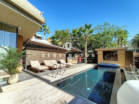 Foto 1 de Chalet en venta en Playa de San Juan de 3 habitaciones con terraza y piscina